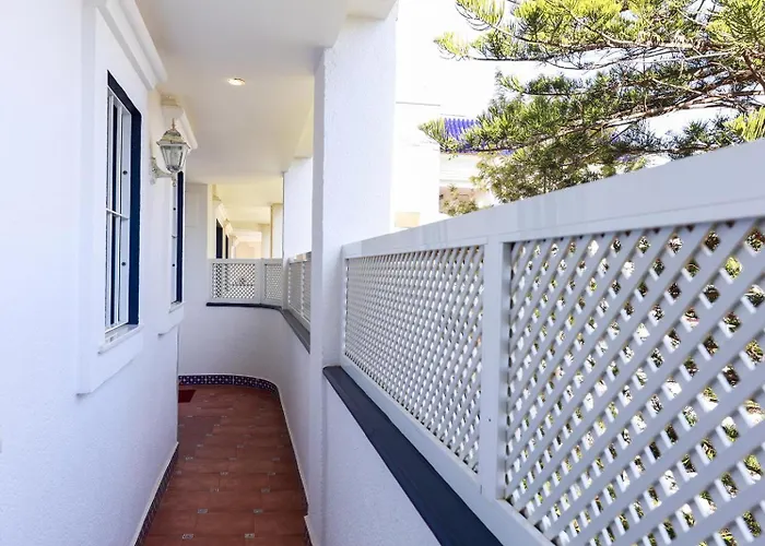 169 Medina Molins B-6 Apartment