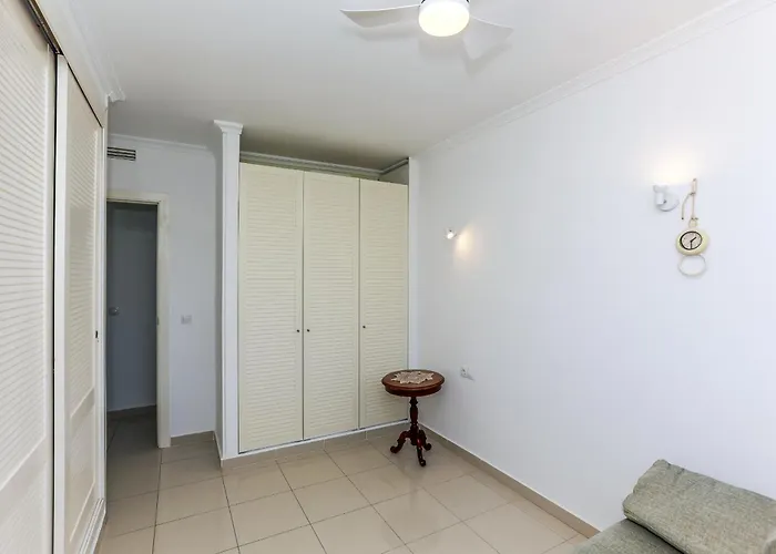 169 Medina Molins B-6