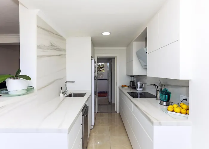 169 Medina Molins B-6 Apartment