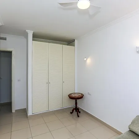 169 Medina Molins B-6